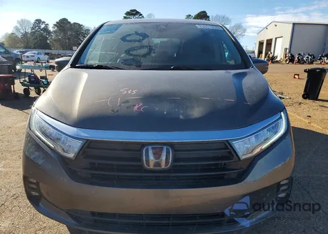 2022 Honda Odyssey Touring z USA, uszkodzony, nr VIN 5FNRL6H87NB067781